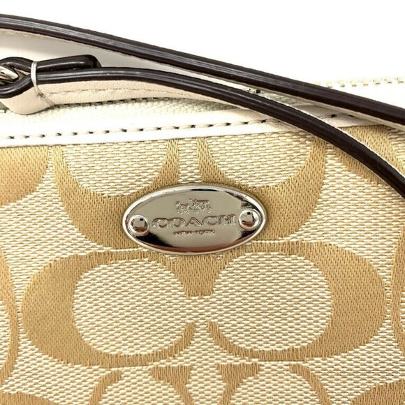 Coach Corner Zip Wristlet Wallet Signature Print - Picture 6 of 8